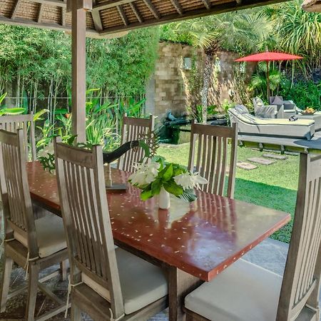 Villa Tirta Naga Bali Seminyak Esterno foto