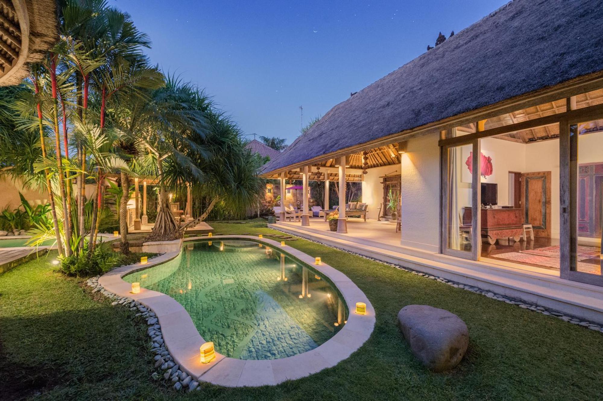 Villa Tirta Naga Bali Seminyak Esterno foto