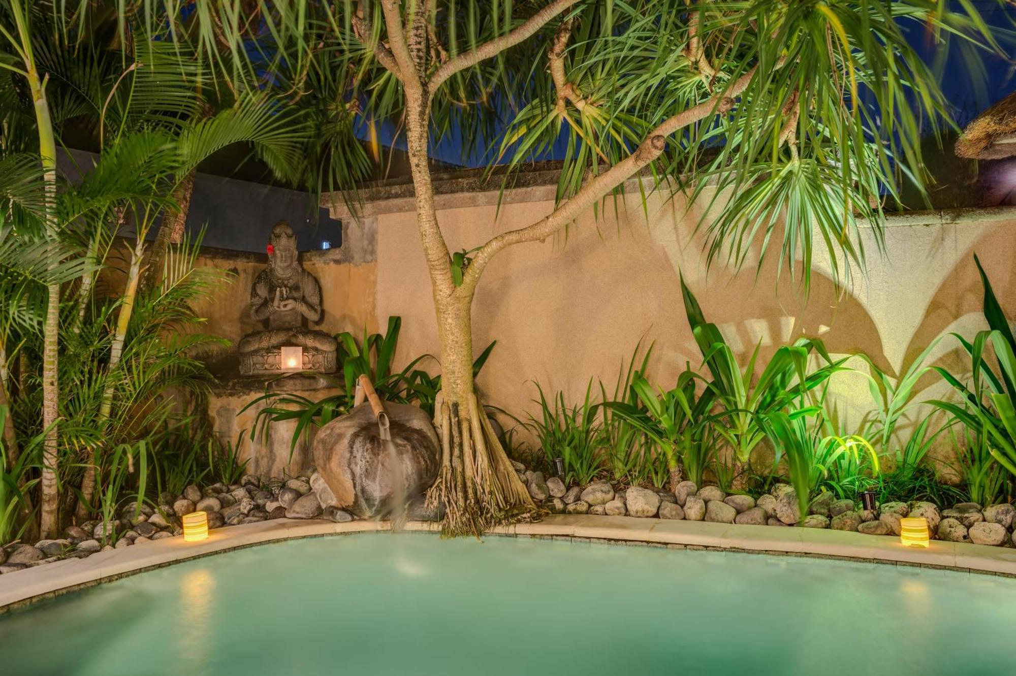 Villa Tirta Naga Bali Seminyak Esterno foto