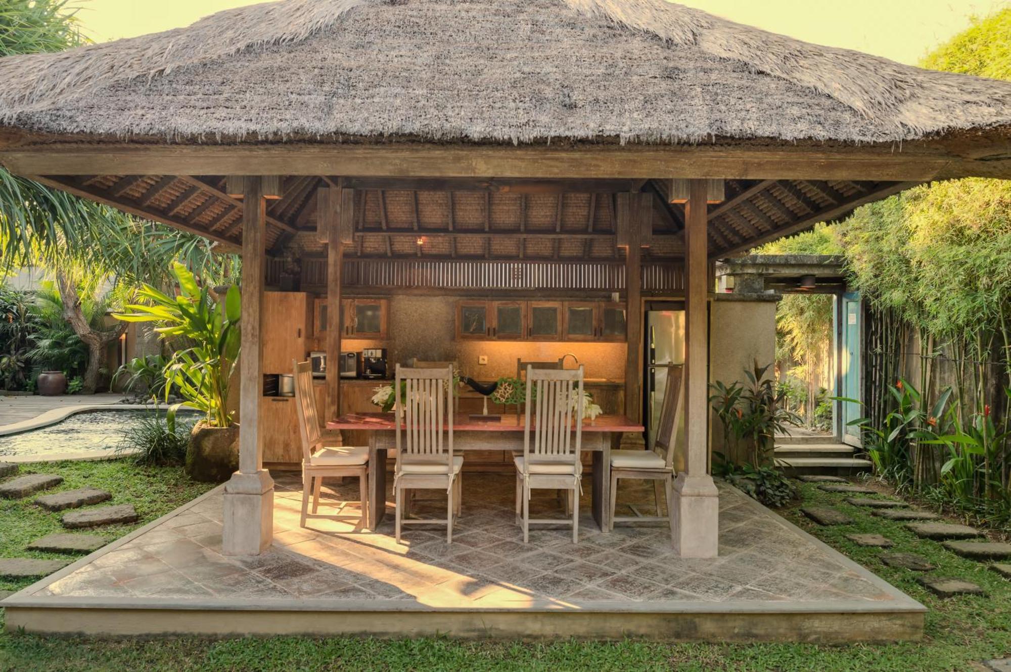 Villa Tirta Naga Bali Seminyak Esterno foto
