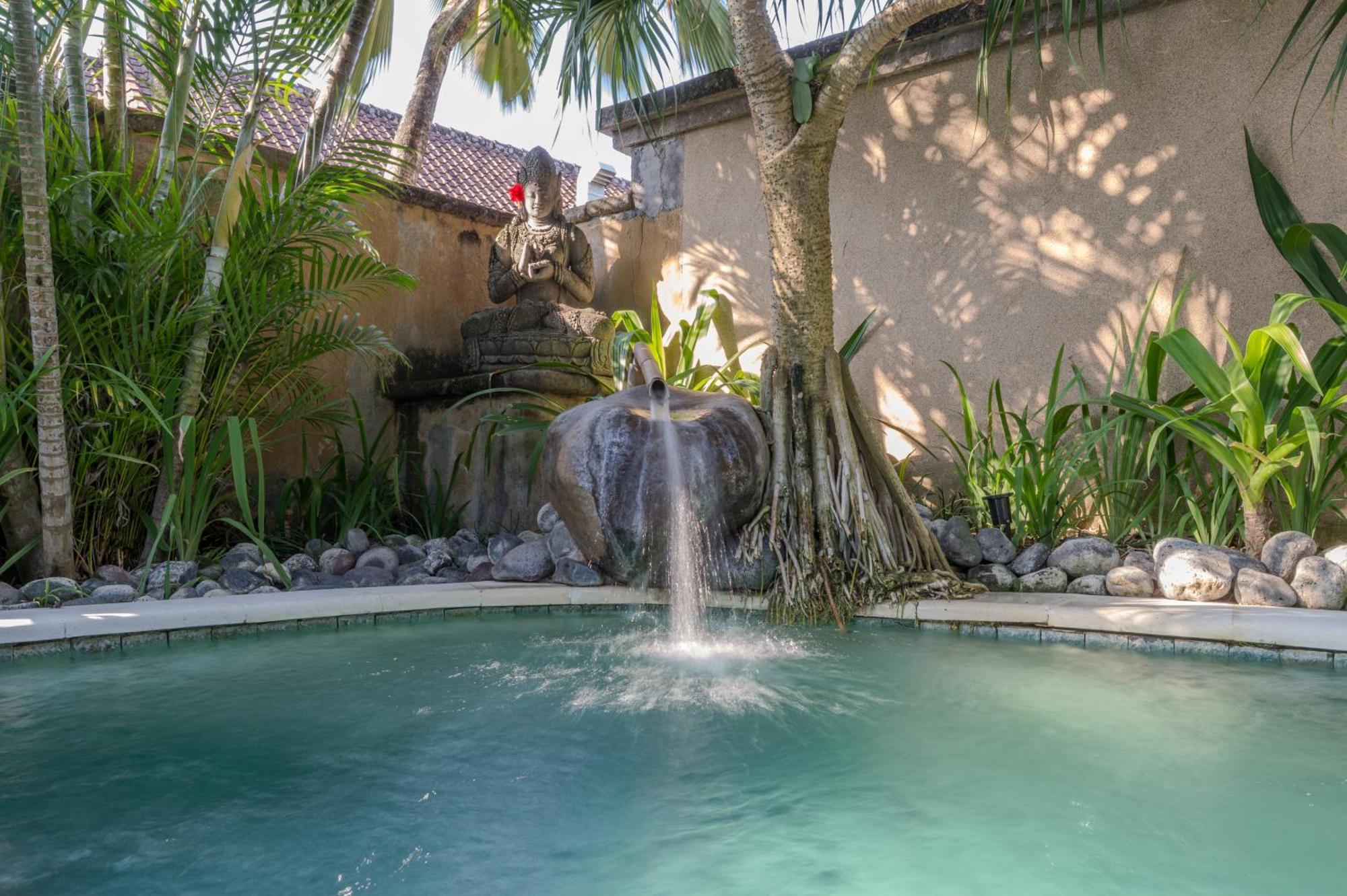 Villa Tirta Naga Bali Seminyak Esterno foto