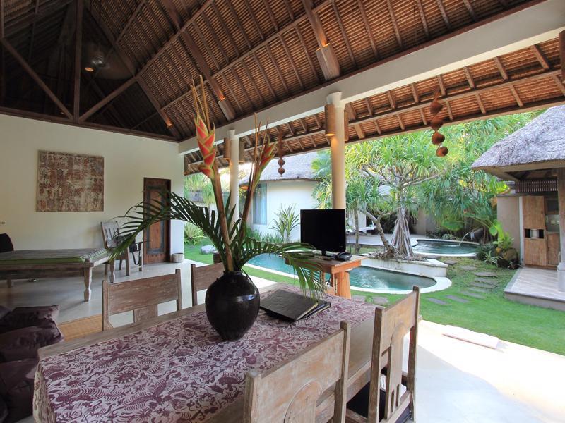 Villa Tirta Naga Bali Seminyak Esterno foto